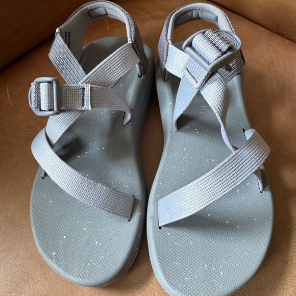 Chaco Women’s Cushz Sandals in Dusty Purple size 8 - Picture 2 of 3